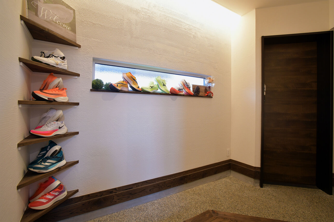 丸和建設 【日置市 平屋】30.49坪（100.82m2）ロフトやシューズ収納棚を設置した玄関など、こだわりがつまった平屋の建築実例画像9