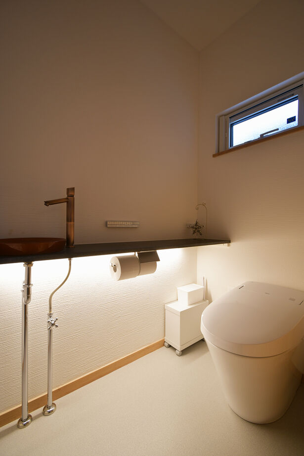 丸和建設 【日置市 平屋】30.49坪（100.82m2）ロフトやシューズ収納棚を設置した玄関など、こだわりがつまった平屋の建築実例画像10