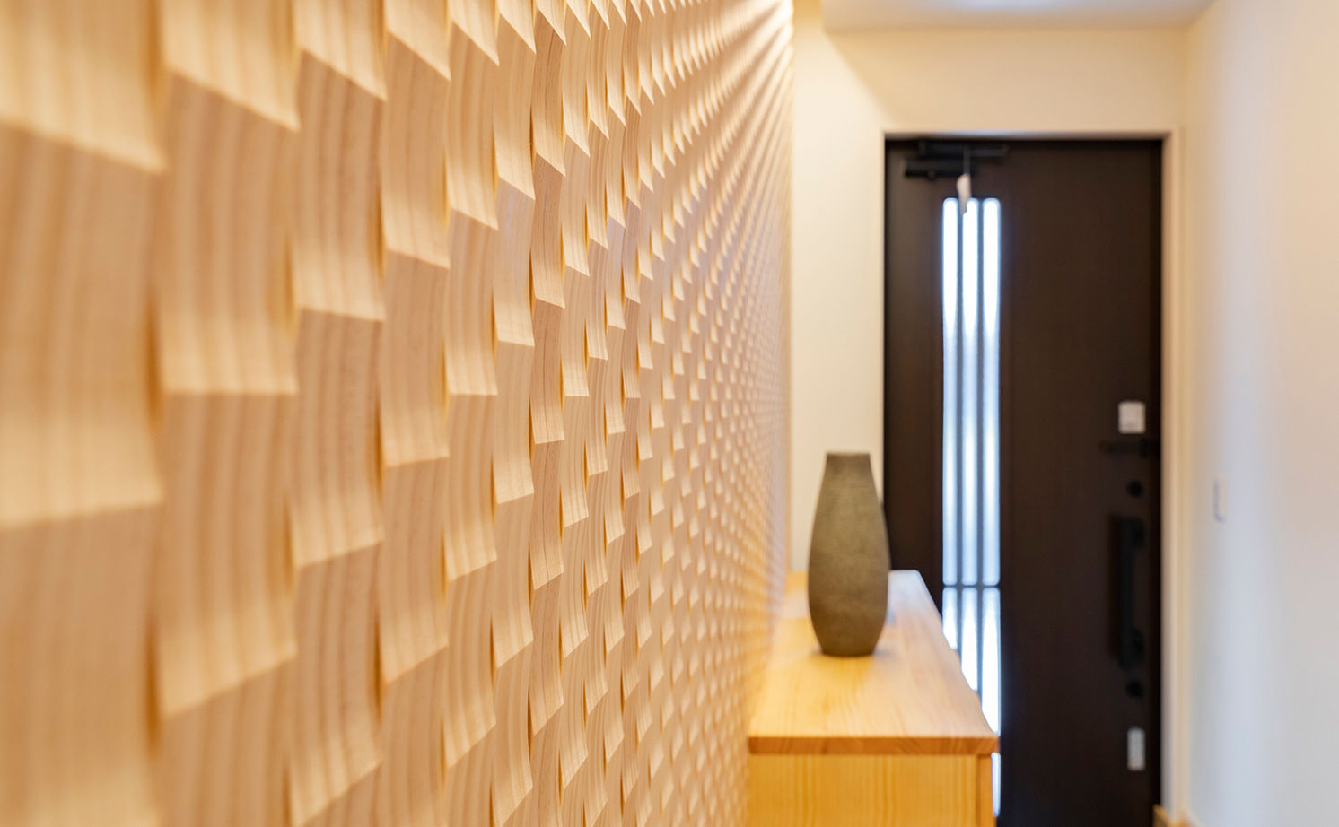 サブライムホーム（SUBLIME HOME） 【本体価格1840万円/間取図あり】明るく開放的な2階リビング。街並みに溶け込む、明るくモダンな現代の町家の建築実例画像17