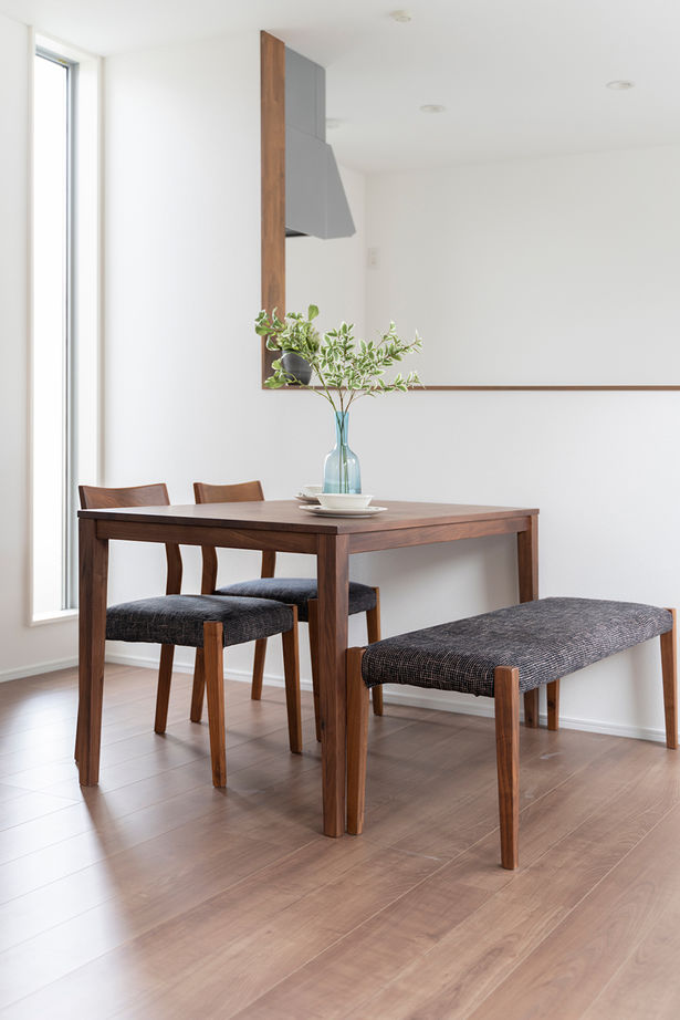 サブライムホーム（SUBLIME HOME） 【本体価格1400万円/間取図あり】インナーガレージのある４LDK。明るく開放的な2階リビングが心地よいの建築実例画像4