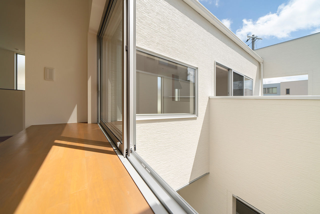 サブライムホーム（SUBLIME HOME） 【本体価格1400万円/間取図あり】インナーガレージのある４LDK。明るく開放的な2階リビングが心地よいの建築実例画像6