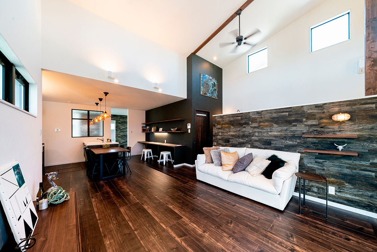 サブライムホーム（SUBLIME HOME） 【1000万円台/間取図あり】自然に溶け込むカリフォルニアスタイル。伸びやかな大屋根の平屋の建築実例画像2