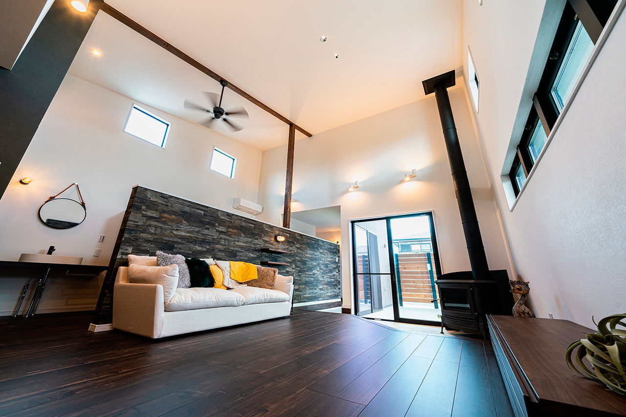 サブライムホーム（SUBLIME HOME） 【1000万円台/間取図あり】自然に溶け込むカリフォルニアスタイル。伸びやかな大屋根の平屋の建築実例画像3