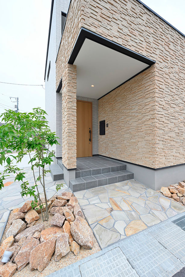 サブライムホーム（SUBLIME HOME） 【本体価格3077万円】リビングと中庭がつながる。冬は屋内でストーブやサウナ、夏は屋外でBBQやプールの建築実例画像19