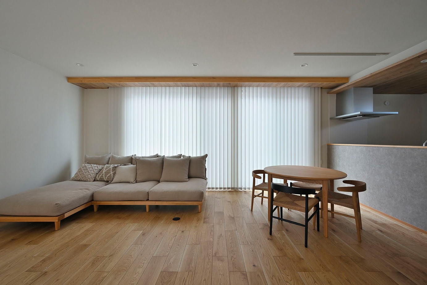 サブライムホーム（SUBLIME HOME） 【本体価格2333万円】無機質なグレー×優しい木目。直線的なデザインを用いた「美術館」のような住まいの建築実例画像5