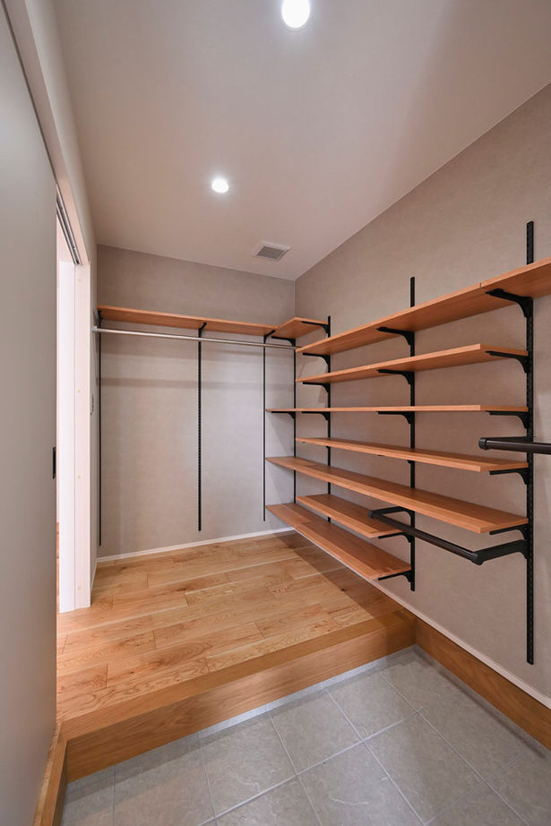 サブライムホーム（SUBLIME HOME） 【本体価格2333万円】無機質なグレー×優しい木目。直線的なデザインを用いた「美術館」のような住まいの建築実例画像19