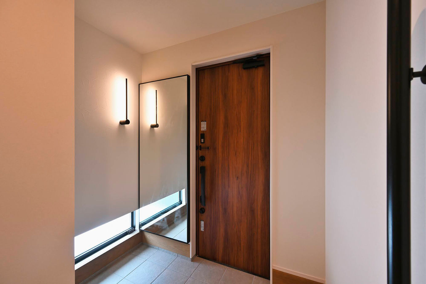 サブライムホーム（SUBLIME HOME） 【本体価格2333万円】無機質なグレー×優しい木目。直線的なデザインを用いた「美術館」のような住まいの建築実例画像20