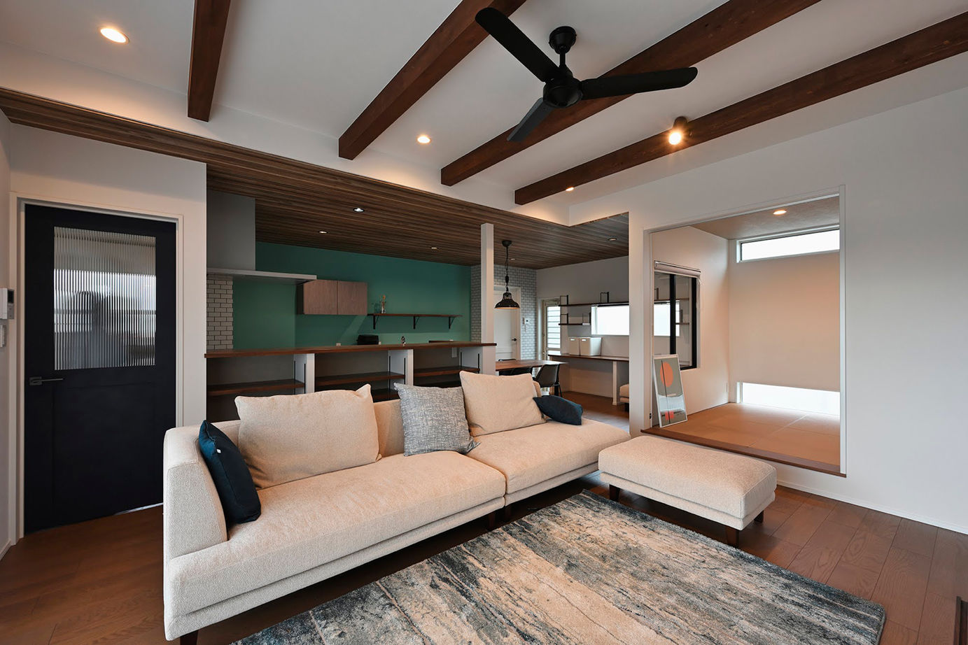 サブライムホーム（SUBLIME HOME） 【本体価格2606万円】動線や収納の工夫も満載！光や風を感じる広い間口のカリフォルニアスタイルの家の建築実例画像4