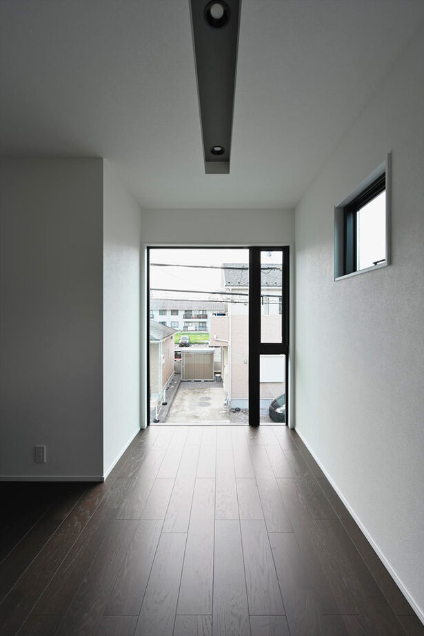 サブライムホーム（SUBLIME HOME） 【本体価格2857万円/間取図あり】ホテルライクなビルトインガレージのある3階建て。狭小地でも開放的に！の建築実例画像12