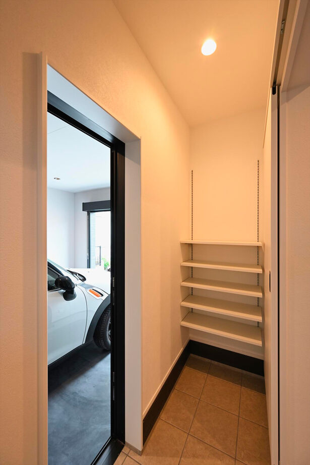 サブライムホーム（SUBLIME HOME） 【本体価格2857万円/間取図あり】ホテルライクなビルトインガレージのある3階建て。狭小地でも開放的に！の建築実例画像17