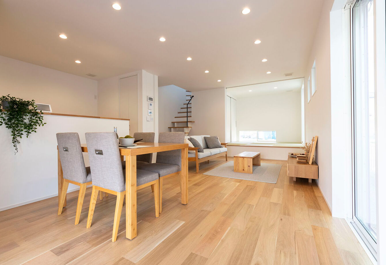 サブライムホーム（SUBLIME HOME） 【本体価格2178万円/間取図あり】全館空調で快適！天然石の壁が室内外をつなぐ、クラフトスタイルの住まいの建築実例画像2