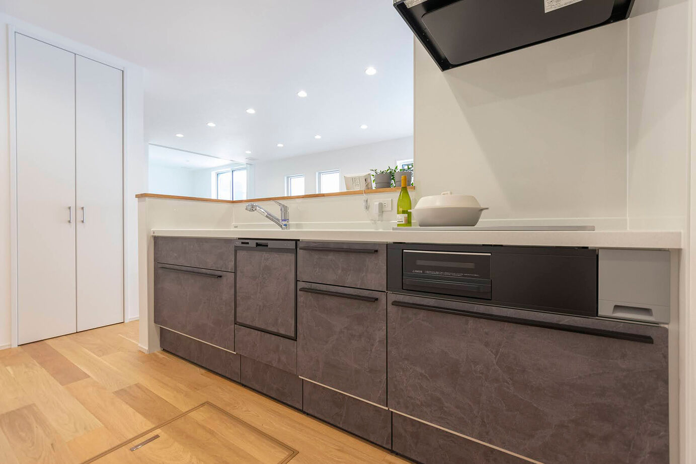 サブライムホーム（SUBLIME HOME） 【本体価格2178万円/間取図あり】全館空調で快適！天然石の壁が室内外をつなぐ、クラフトスタイルの住まいの建築実例画像5