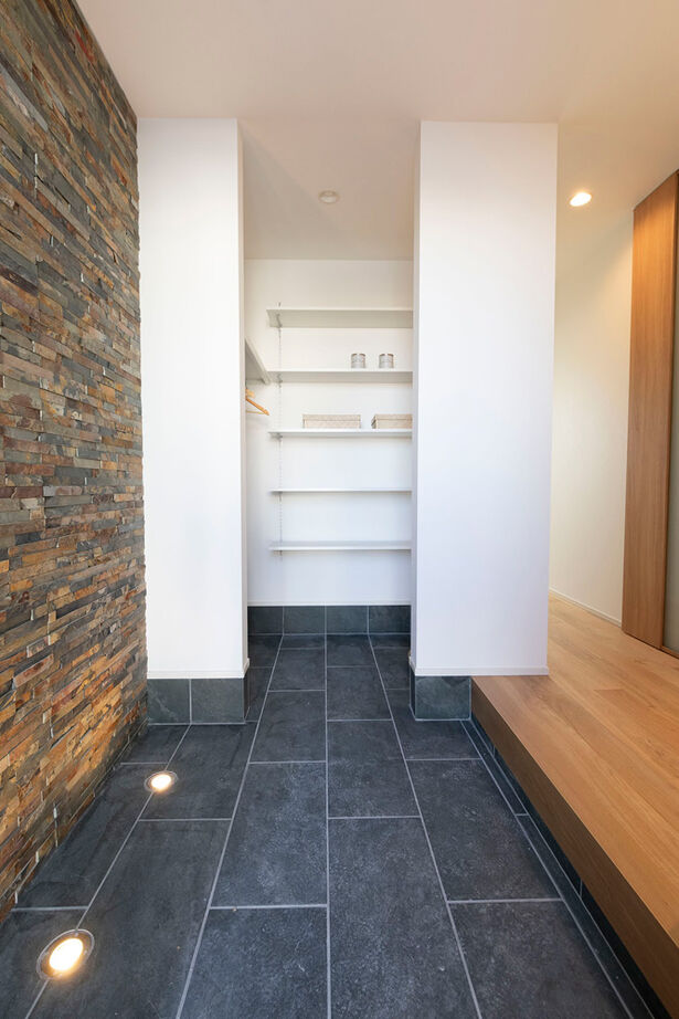 サブライムホーム（SUBLIME HOME） 【本体価格2178万円/間取図あり】全館空調で快適！天然石の壁が室内外をつなぐ、クラフトスタイルの住まいの建築実例画像11