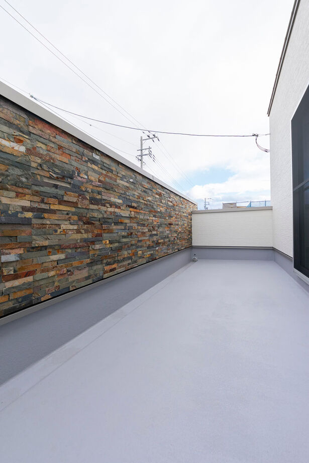 サブライムホーム（SUBLIME HOME） 【本体価格2178万円/間取図あり】全館空調で快適！天然石の壁が室内外をつなぐ、クラフトスタイルの住まいの建築実例画像15