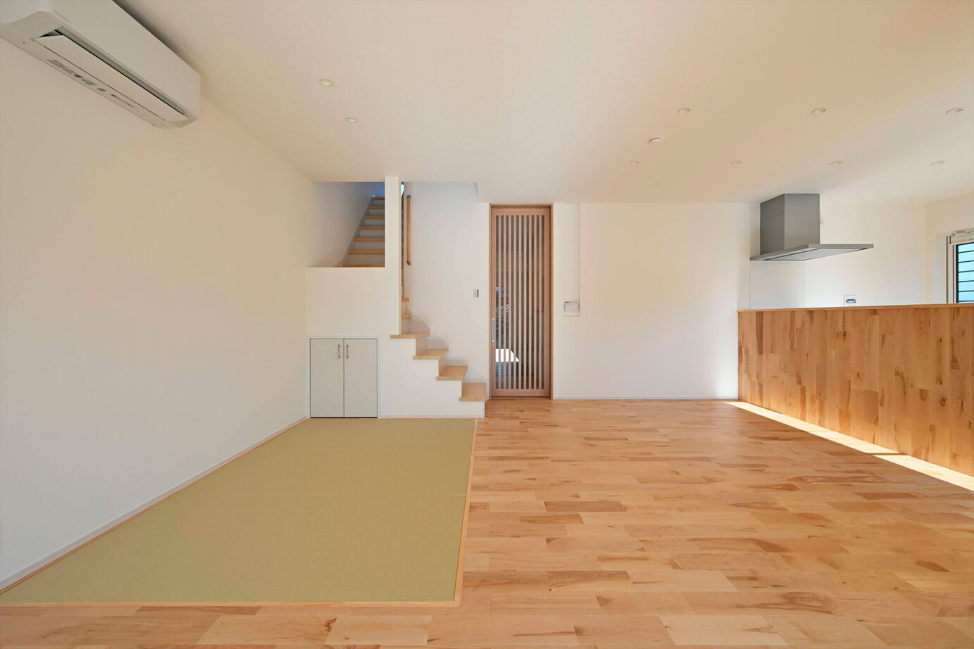 サブライムホーム（SUBLIME HOME） 【本体価格2132万円/間取図あり】白×木のコンビネーションで爽やかに。23畳のLDKに光あふれる住まいの建築実例画像4