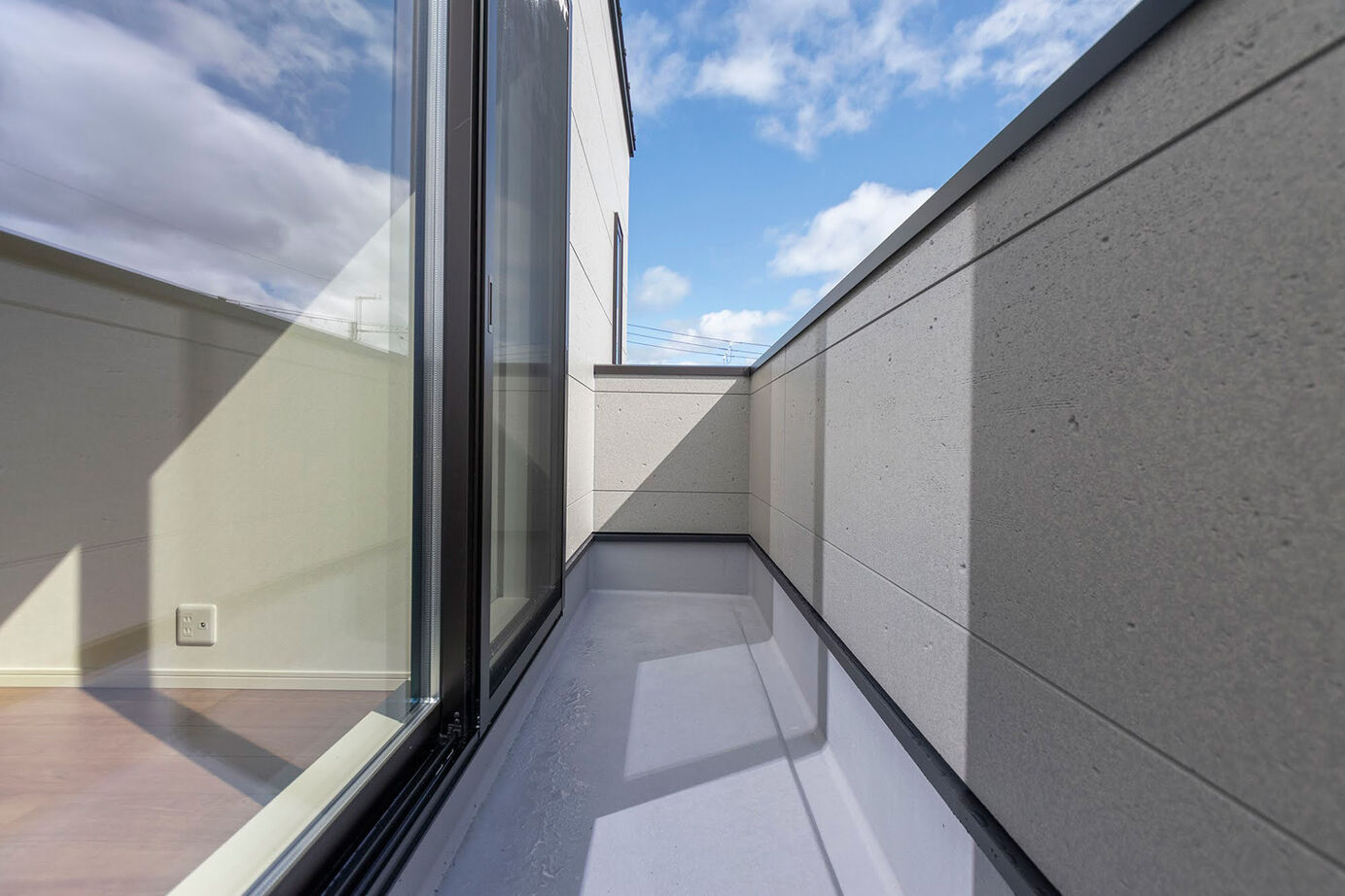 サブライムホーム（SUBLIME HOME） 【本体価格2143万円/間取図あり】明るさが開放感を演出。一級建築士と建てたスタイリッシュな狭小3階建ての建築実例画像11