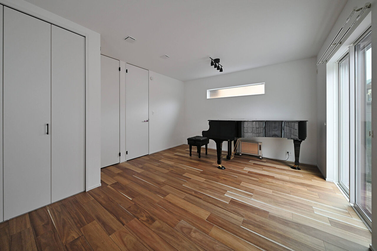 サブライムホーム（SUBLIME HOME） 【本体価格3188万円/間取図あり】ホワイトタイルが美しいビルトインガレージハウス。陽がいっぱいの2階LDKの建築実例画像7