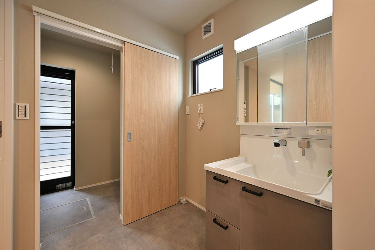 サブライムホーム（SUBLIME HOME） 【本体価格2128万円/間取図あり】木目の美しさと、シンプルで清潔感のある白壁との調和が心地よい住まいの建築実例画像6