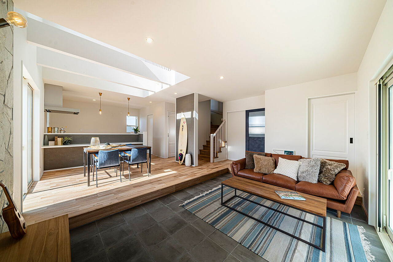 サブライムホーム（SUBLIME HOME） 【本体価格2288万円/間取図あり】屋内外がつながり、自然を身近に感じる家。シックなカリフォルニアハウスの建築実例画像2