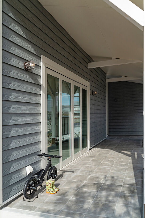 サブライムホーム（SUBLIME HOME） 【本体価格2288万円/間取図あり】屋内外がつながり、自然を身近に感じる家。シックなカリフォルニアハウスの建築実例画像4