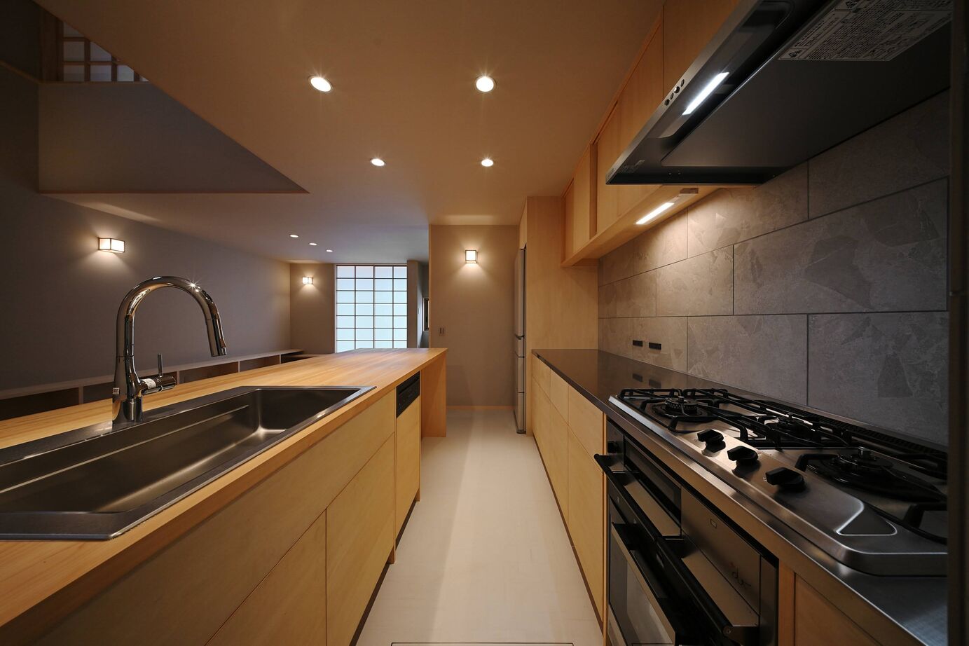 サブライムホーム（SUBLIME HOME） 【建築家×木の家/2階建て/和モダン】小上がりの和室まで一体になった大空間LDK。の建築実例画像2