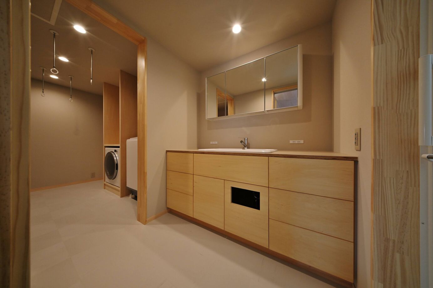 サブライムホーム（SUBLIME HOME） 【建築家×木の家/2階建て/和モダン】小上がりの和室まで一体になった大空間LDK。の建築実例画像6