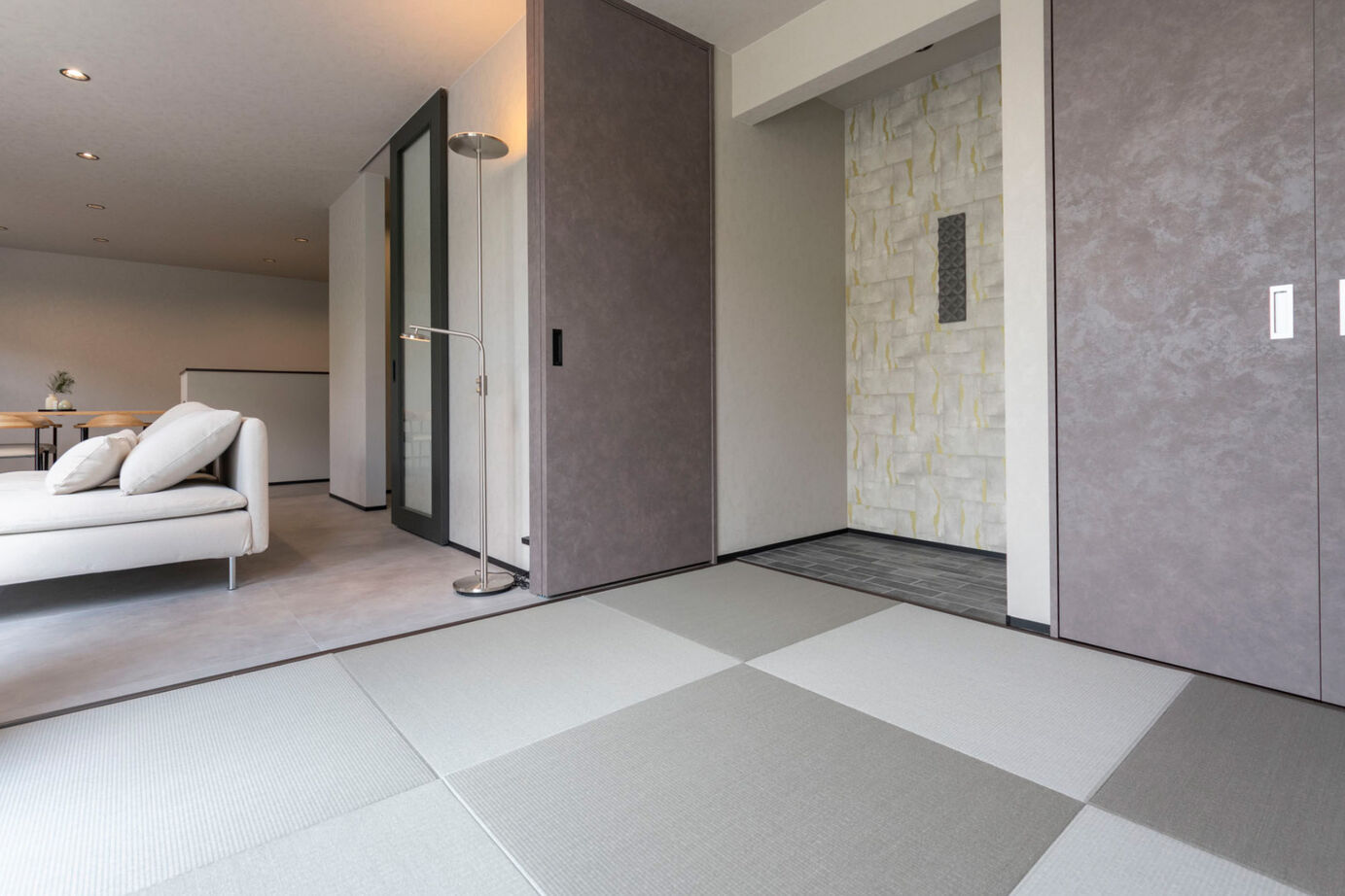 サブライムホーム（SUBLIME HOME） 【間取図あり】窓を配置しない、プライバシーに配慮した真っ白な家。の建築実例画像3