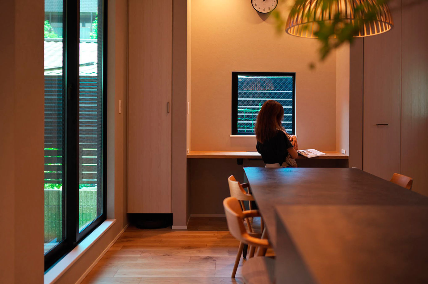 サブライムホーム（SUBLIME HOME） 【本体価格2652万円】黒いタイルの床、吹抜けに塗り壁。和モダンデザインと、家事や育児がしやすいプランの建築実例画像12