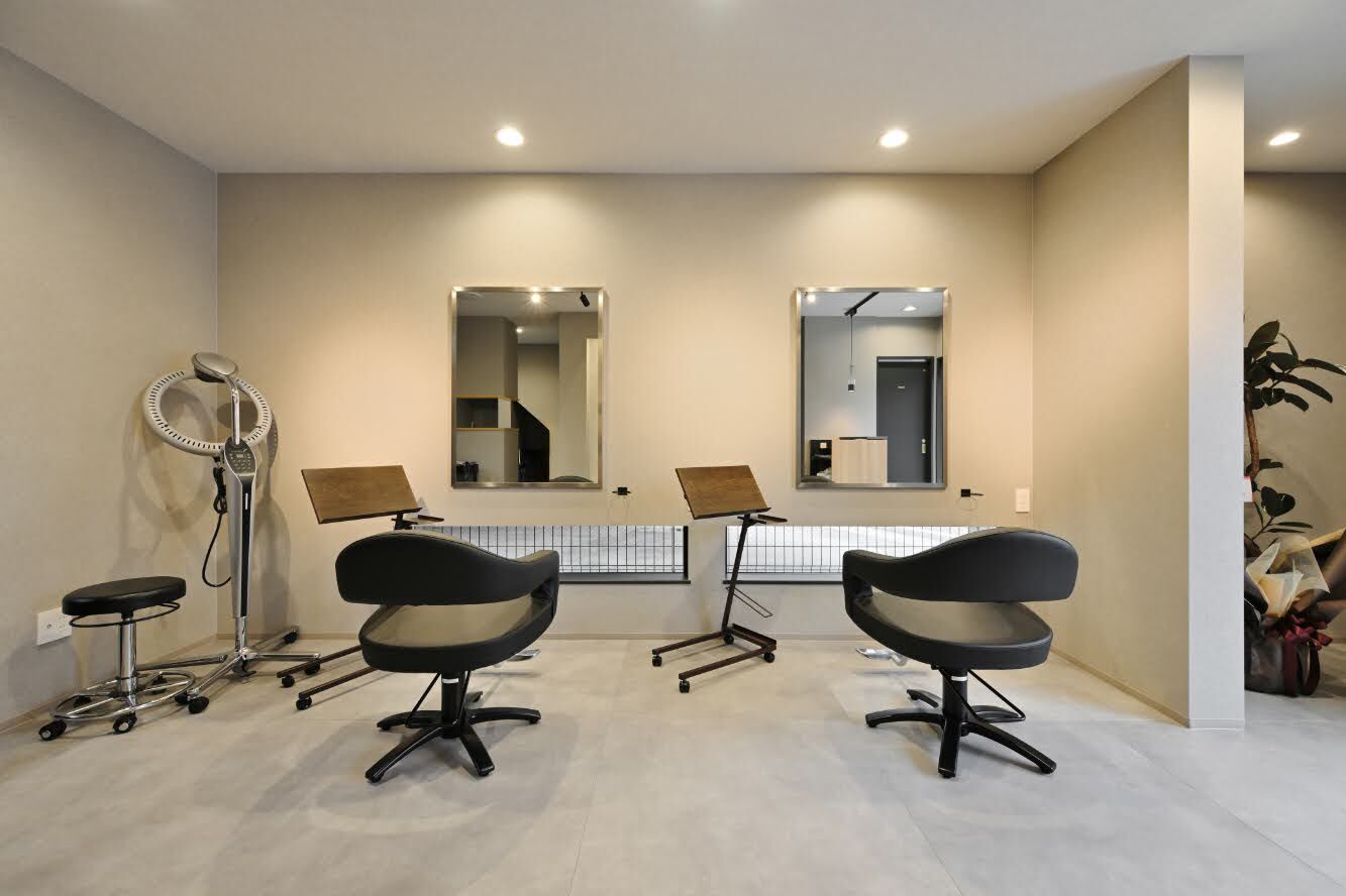 サブライムホーム（SUBLIME HOME） 【本体価格2998万円/間取図あり】落ち着く空間で癒しを提供するプライベートサロン。美容室兼住宅の建築実例画像3