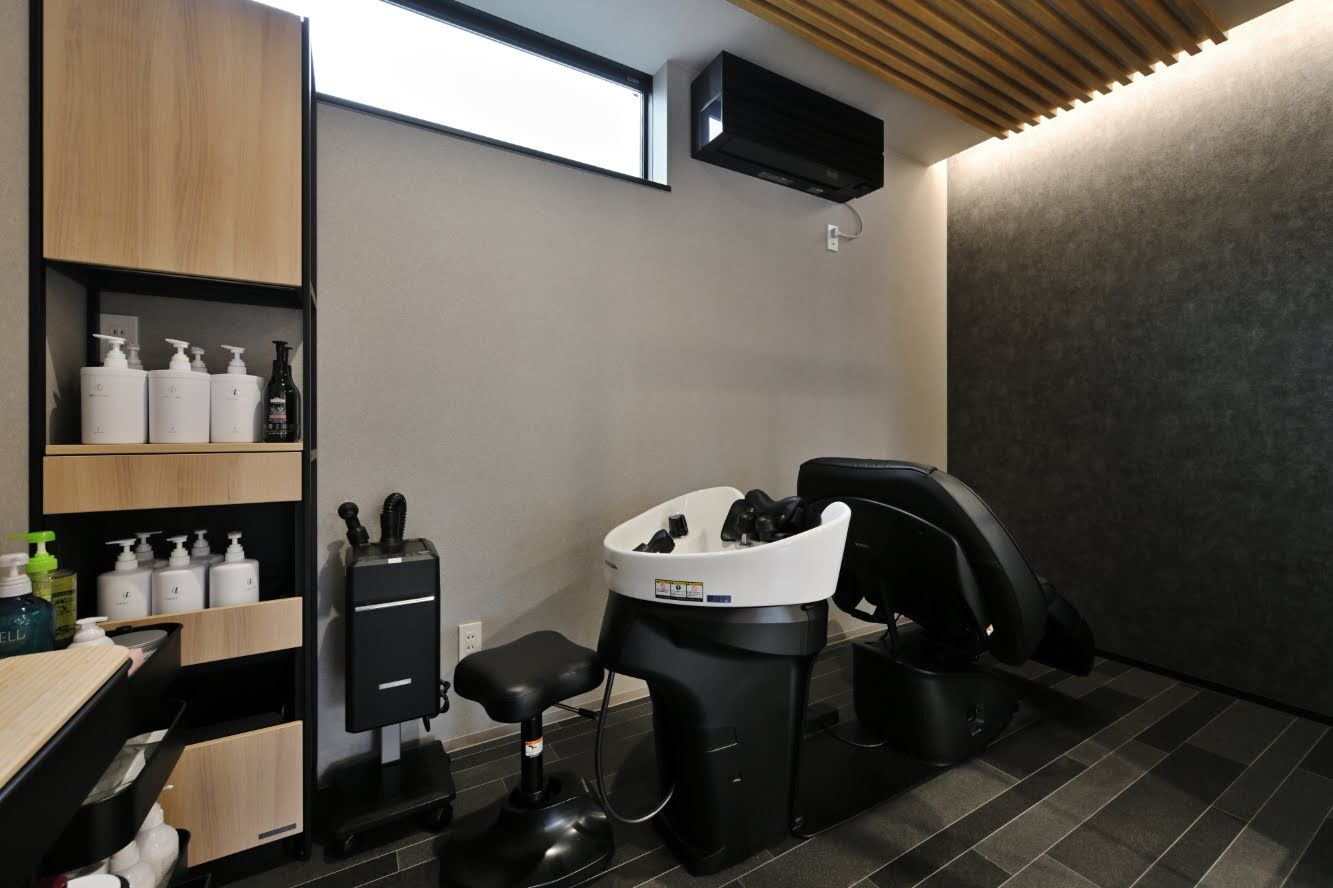 サブライムホーム（SUBLIME HOME） 【本体価格2998万円/間取図あり】落ち着く空間で癒しを提供するプライベートサロン。美容室兼住宅の建築実例画像5
