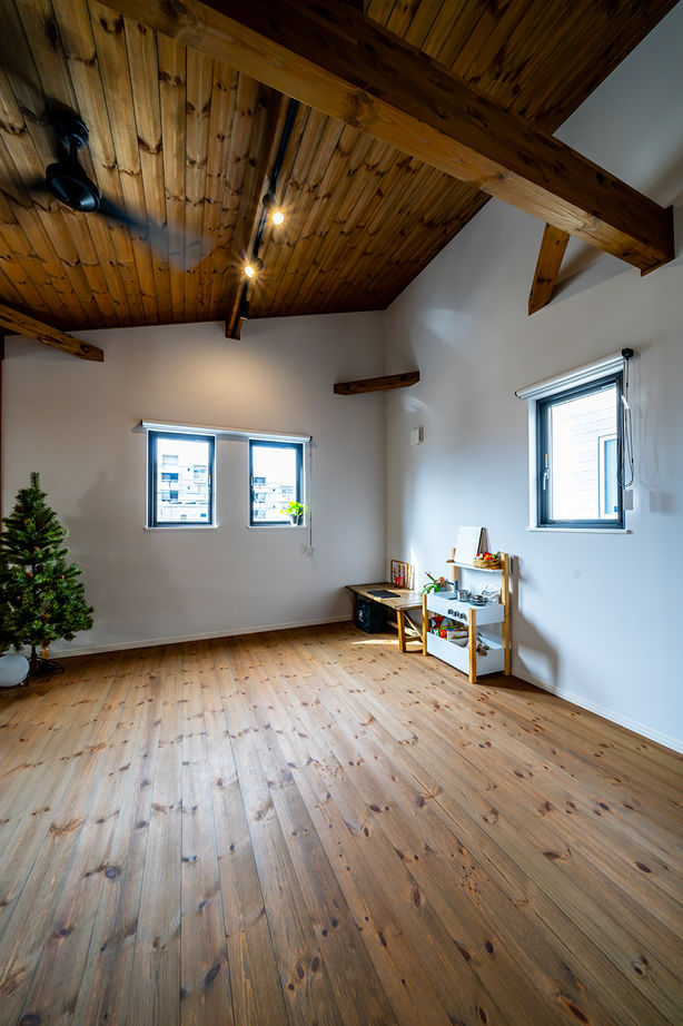 村越建設／BinO東三河 【蒲郡市｜1000万円台×32坪×スキップフロア】モデルハウスの間取り?開放感をベースに叶えた店舗兼用住宅の建築実例画像7