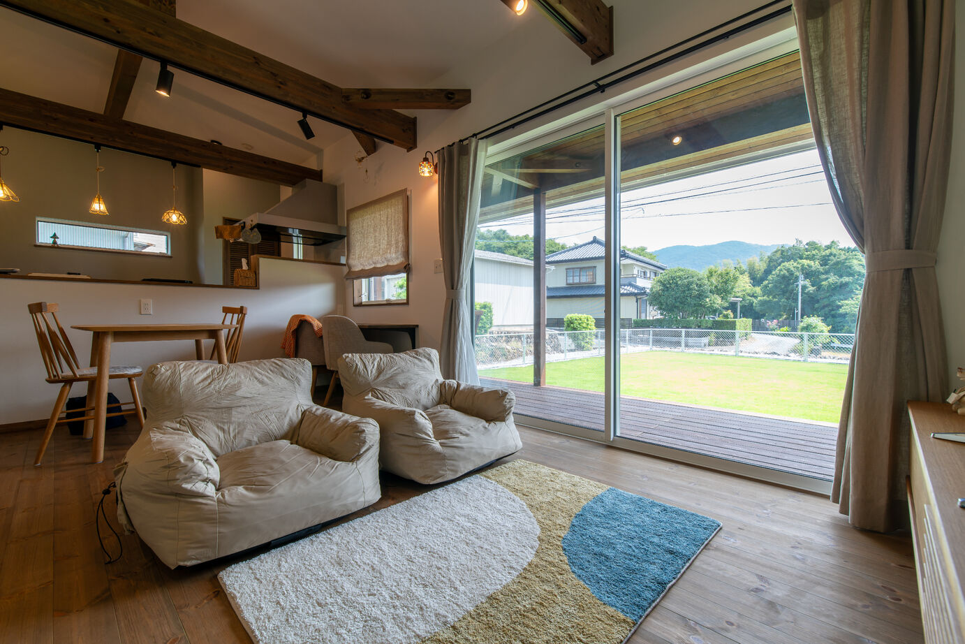 村越建設／BinO東三河 【三ヶ日町/平屋/26坪】お家キャンプ＆ドッグランのある庭でロケーション最高のスローライフの建築実例画像3