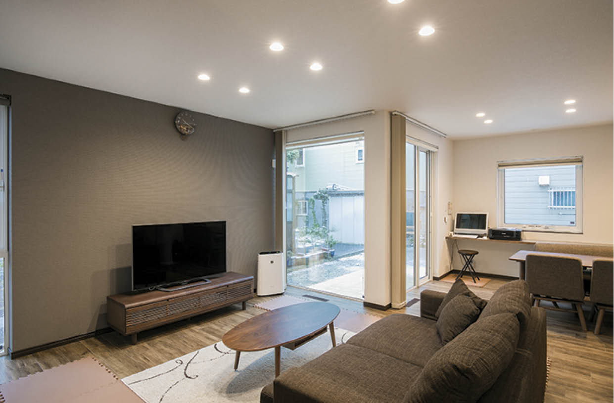 アーキテックプランニング 【2026万円/間取図有/4LDK】 テラスを囲む明るい開放感　ぐるりと回る回遊式で機能的の建築実例画像2