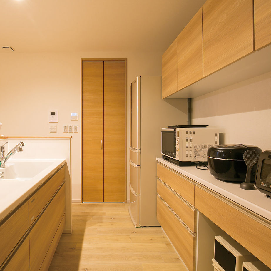 アーキテックプランニング 【1964万円/間取図有/4LDK】開放的な吹抜けリビング、機能性、デザイン性に優れたキッチンの建築実例画像4
