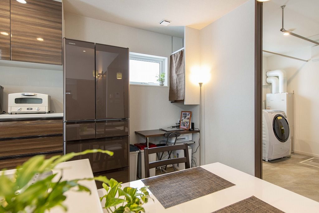 アーキテックプランニング 【平屋/2000～2499万円/間取図有/4LDK】老後も安心のゆとりある平屋を実現。天井高3.6mの開放的なリビングの建築実例画像4