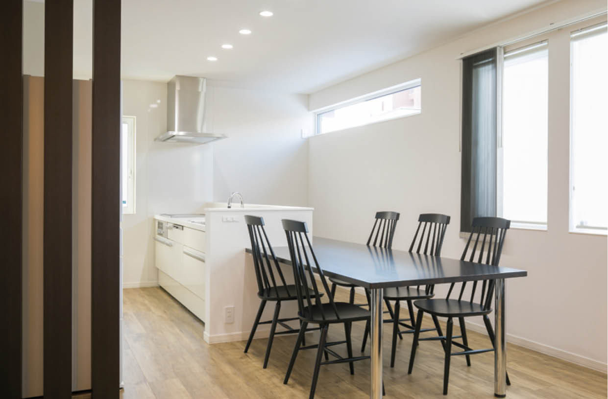 アーキテックプランニング 【3000万円～3500万円/二世帯住宅】 玄関は一緒。生活リズムを考え、上下階で住み分けた心地良い住まいの建築実例画像3