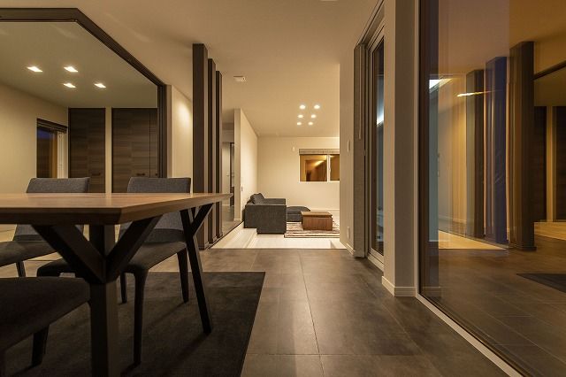 アーキテックプランニング 【2500～2999万円/間取図有/4LDK】まるでホテルのようなシックな雰囲気。性能とデザインを両立した住まいの建築実例画像1