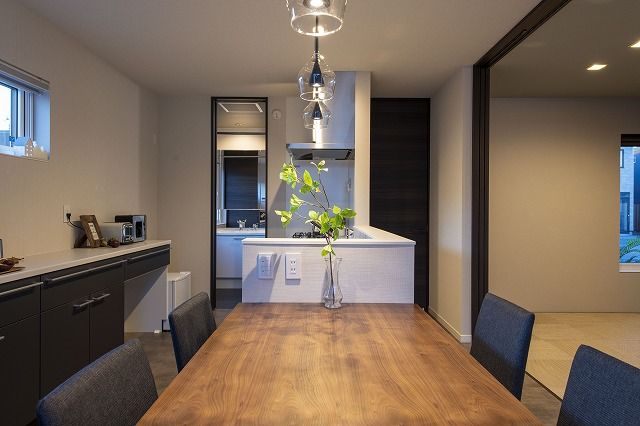 アーキテックプランニング 【2500～2999万円/間取図有/4LDK】まるでホテルのようなシックな雰囲気。性能とデザインを両立した住まいの建築実例画像5