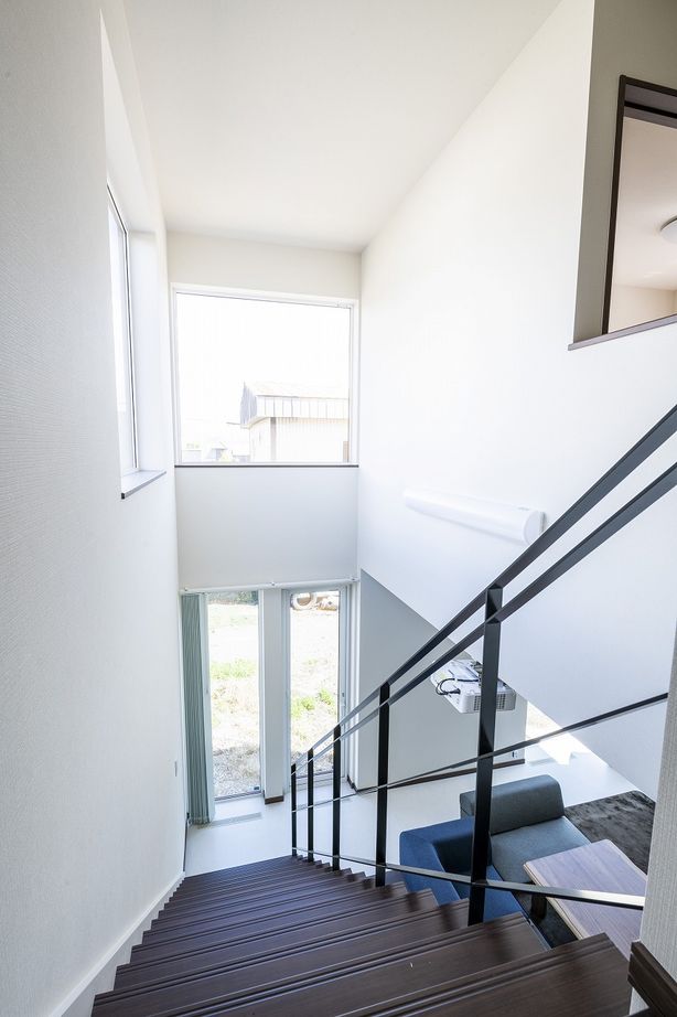 アーキテックプランニング 【2000～2499万円/間取図有/4LDK/リビングシアター】非日常を日常で楽しみインドアライフを満喫の建築実例画像6