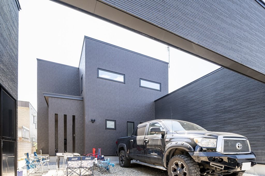 アーキテックプランニング 【2000～2499万円/間取図有/4LDK】曲線と直線が美しい。スキップフロア等随所にこだわりを詰め込んだ住まいの建築実例画像2