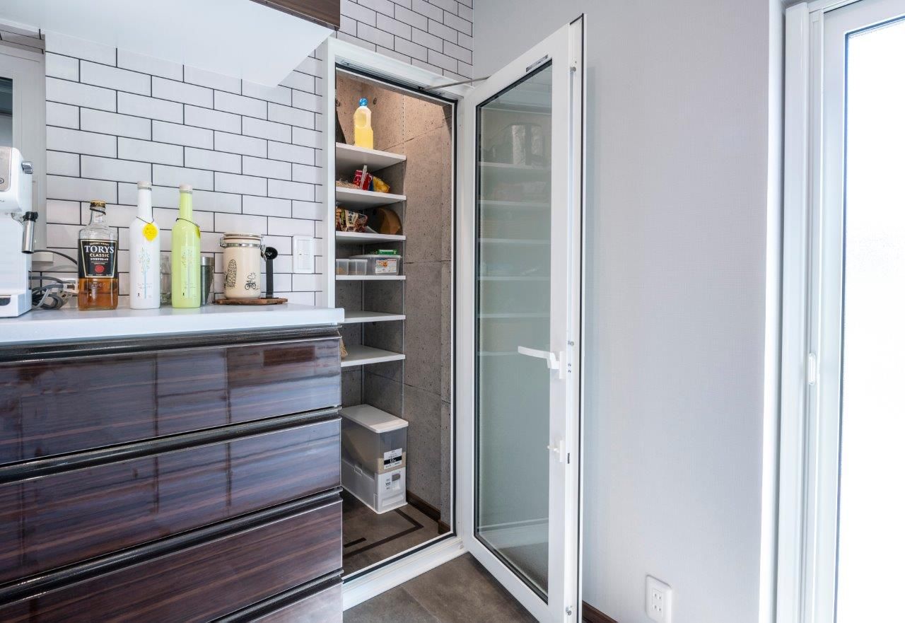 アーキテックプランニング 【2500～2999万円/間取図有/4LDK】中二階や蔵、愛猫と暮らす工夫の詰まった組込車庫のある住まいの建築実例画像5