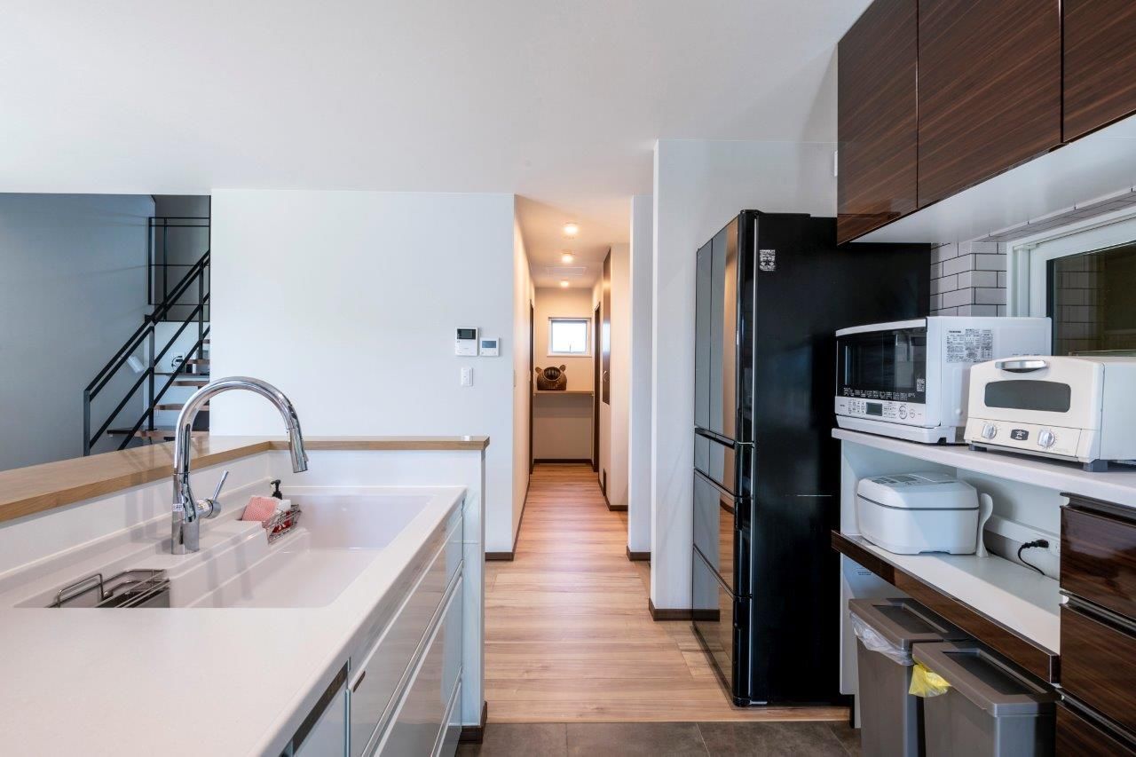 アーキテックプランニング 【2500～2999万円/間取図有/4LDK】中二階や蔵、愛猫と暮らす工夫の詰まった組込車庫のある住まいの建築実例画像6