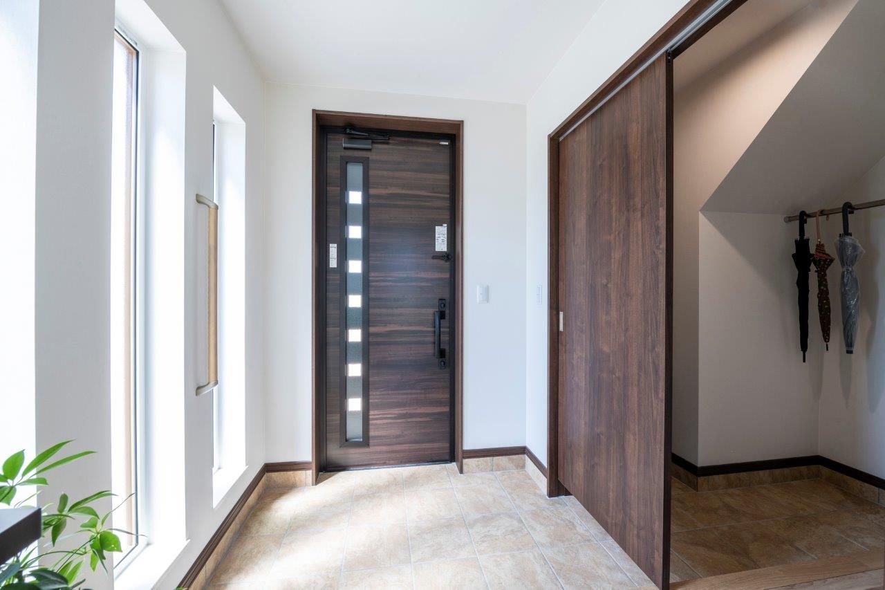 アーキテックプランニング 【2500～2999万円/間取図有/4LDK】中二階や蔵、愛猫と暮らす工夫の詰まった組込車庫のある住まいの建築実例画像9