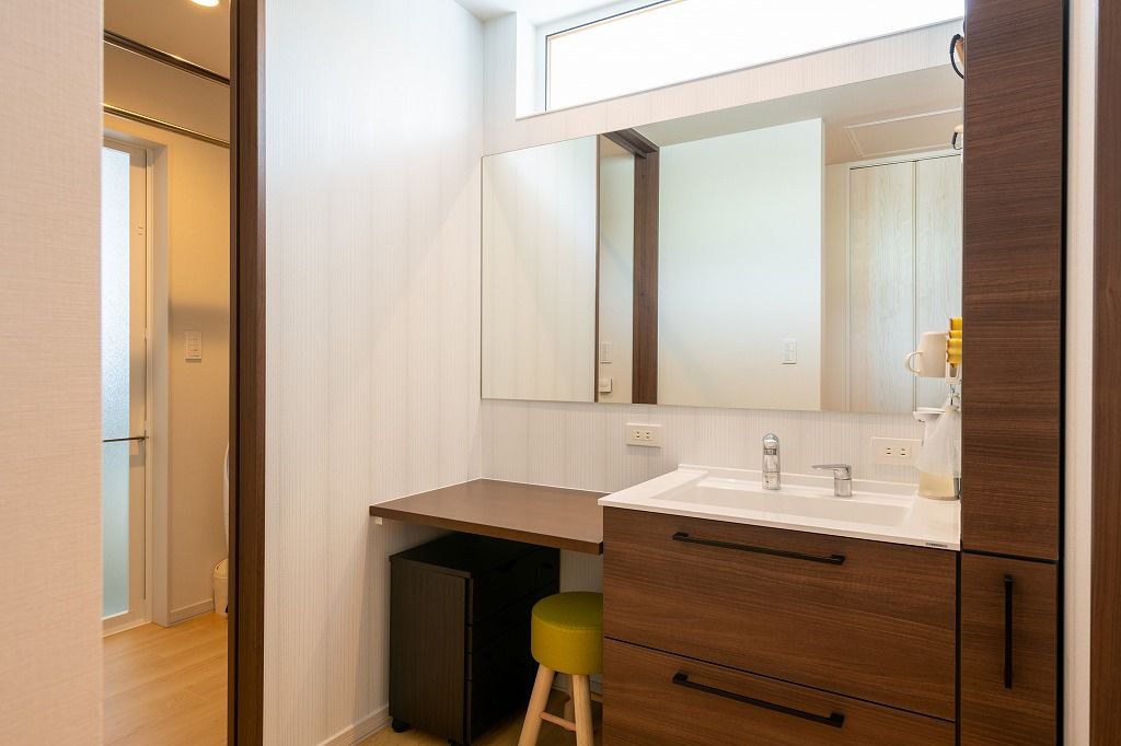 アーキテックプランニング 【2500～2999万円/間取有/4LDK】ファミリーライブラリーや書斎、サンルーム等こだわりも実現した注文住宅の建築実例画像5