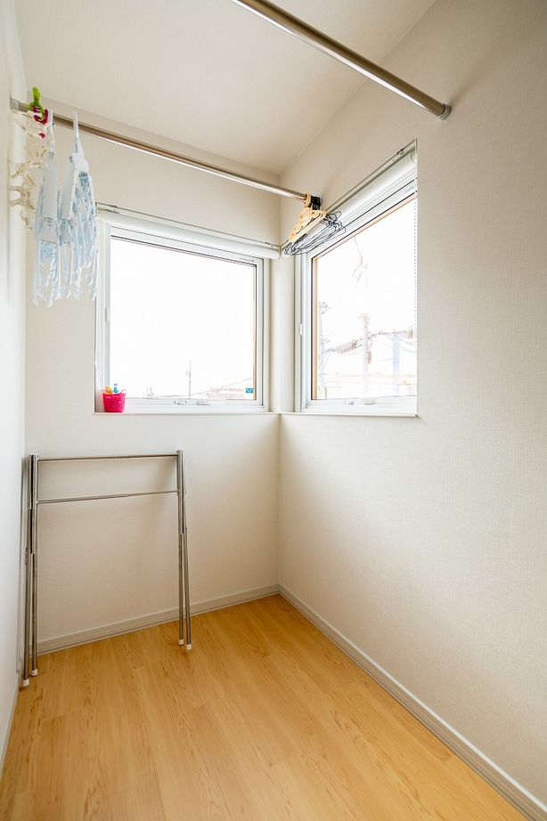 アーキテックプランニング 【2500～2999万円/間取有/4LDK】ファミリーライブラリーや書斎、サンルーム等こだわりも実現した注文住宅の建築実例画像7