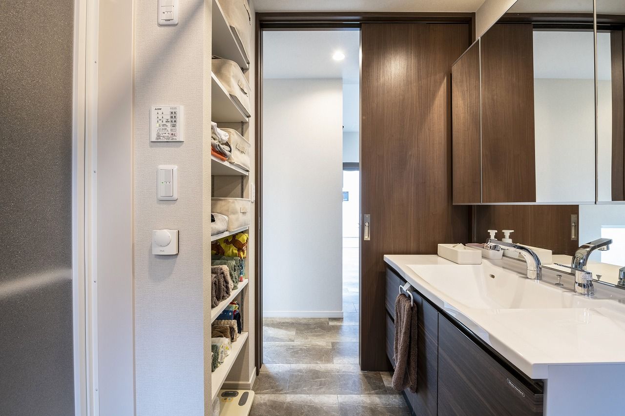 アーキテックプランニング 【平屋/2000～2499万円/間取図有/4LDK】マンションからの住み替えで実現。大きな窓が特徴の憧れの住まいの建築実例画像6