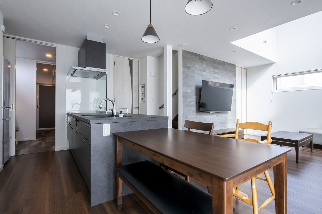 アーキテックプランニング 【2000～2499万円/間取図有/4LDK】こだわりキッチンや、吹抜けのある明るいリビングは家族皆が笑顔になる家の建築実例画像4