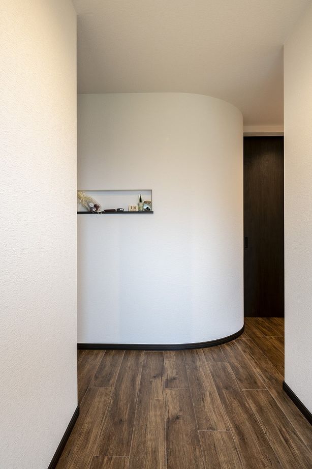 アーキテックプランニング 【2000～2499万円/間取図有/4LDK】人気のアール壁や小上がりゲストルーム、家族の絆深まる住まいの建築実例画像7