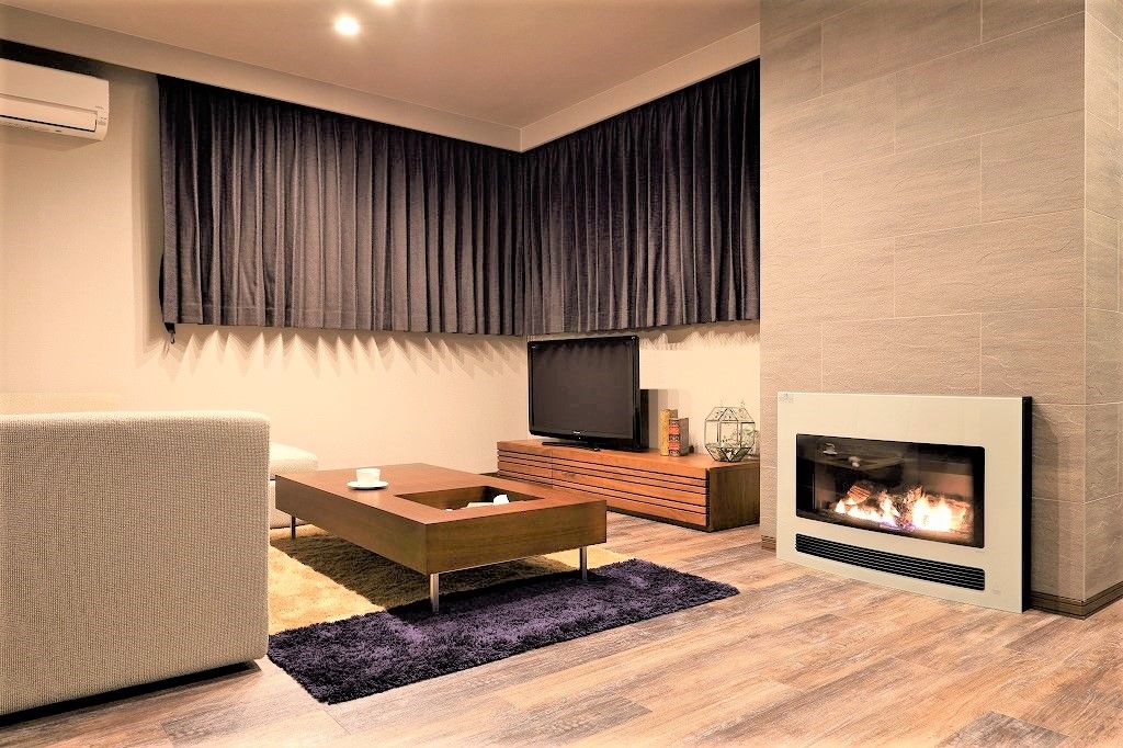 アーキテックプランニング 【2500～2999万円/間取図有/4LDK】暖炉風のストーブやデザイン和室、高級感を感じる空間の建築実例画像2