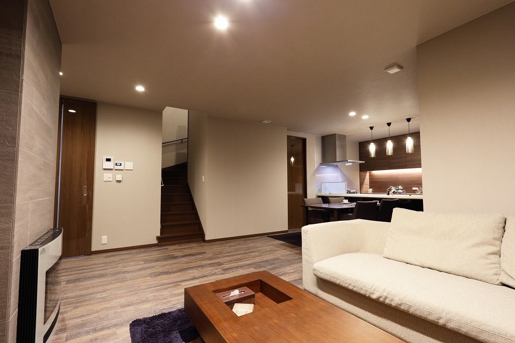 アーキテックプランニング 【2500～2999万円/間取図有/4LDK】暖炉風のストーブやデザイン和室、高級感を感じる空間の建築実例画像5